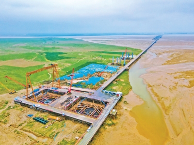 黄河流域最长公路桥迎重要节点182米高桥塔进入主体施工阶段