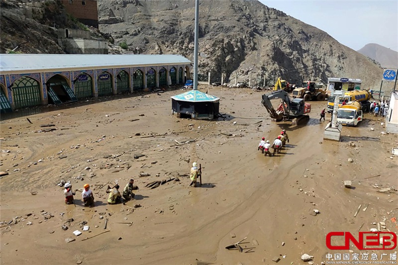 伊朗德黑兰北部发生山体滑坡及洪水