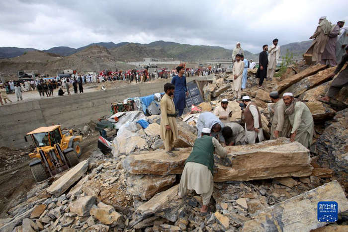 巴基斯坦西北部发生山体滑坡 8人受伤