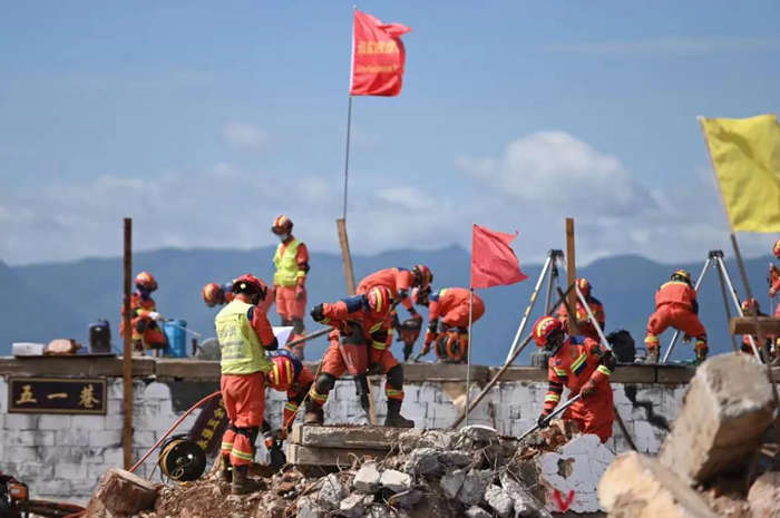 “应急使命·2023”高山峡谷地区地震救援演习在云南丽江举行