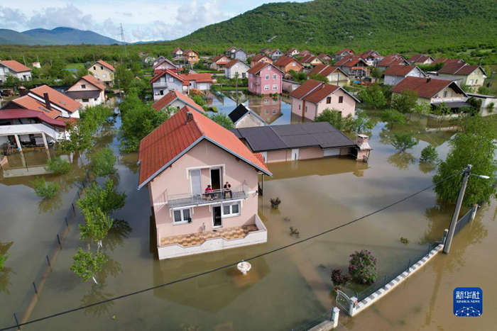 克罗地亚：暴雨引发洪水