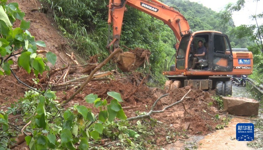 洪水和山体滑坡致越南北部11人死亡